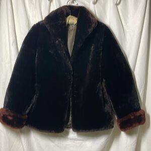 Beautiful vintage faux fur coat two toned red & brown